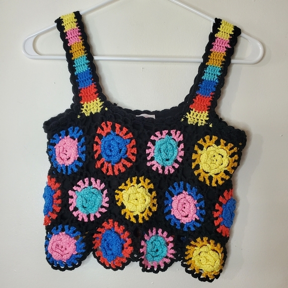 Pink Lily Tops - Pink Lily Embroidered Crochet Crop Tank Size Small